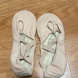 Capezio Ballet shoes size 1.5 M